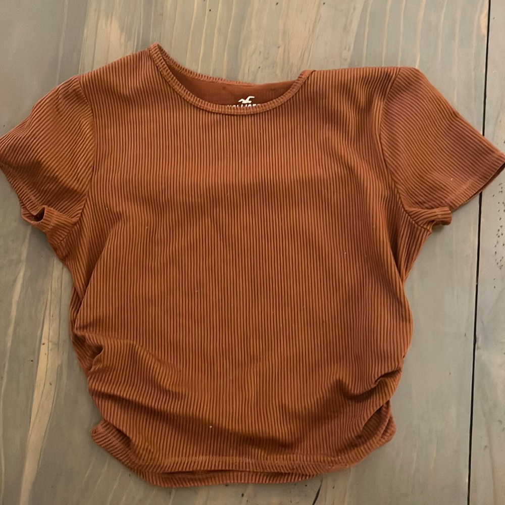 Brown baby tee!